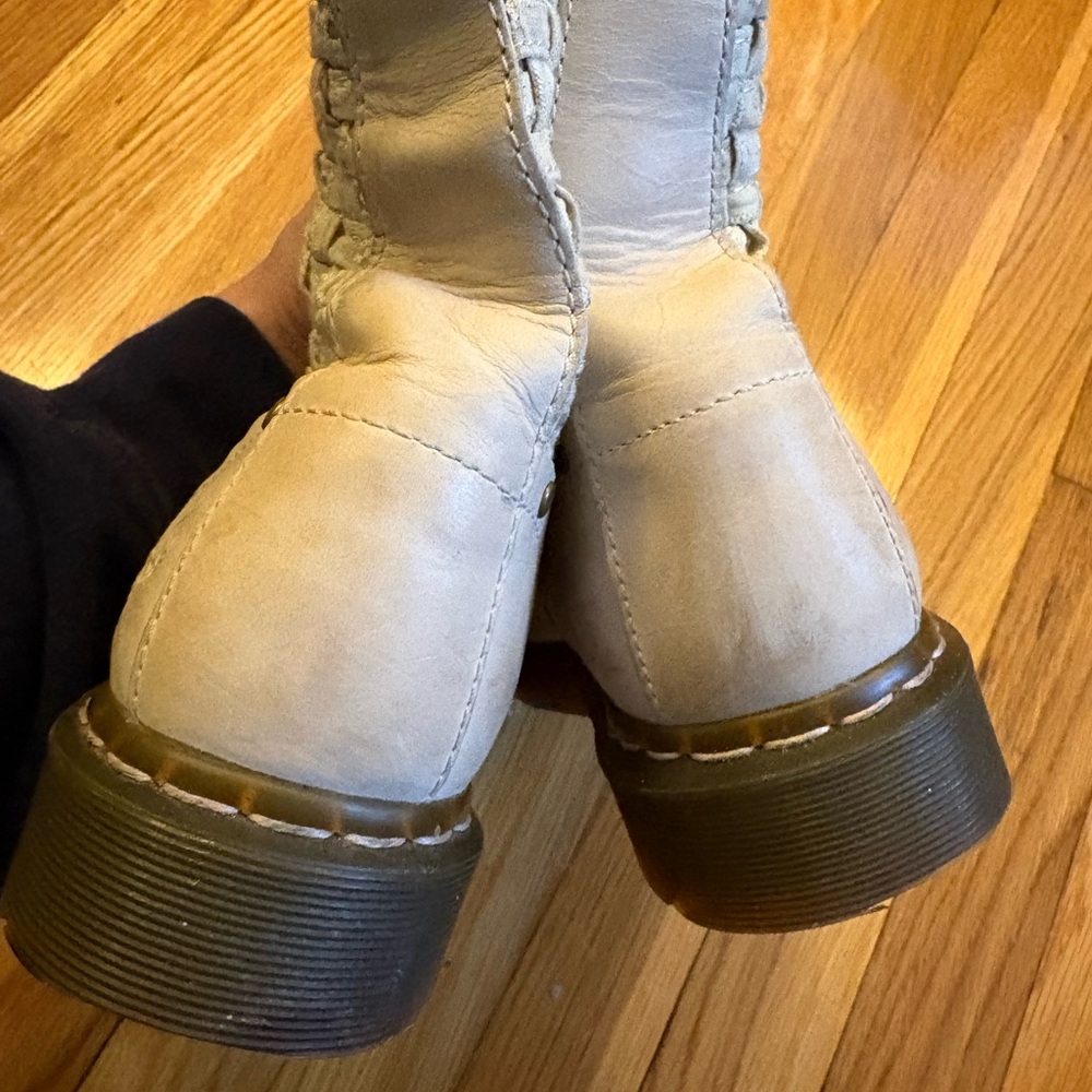Dr. Martens Women's Mala Lace Up Cream 1914 boots Size 9 - Picture 9 of 9